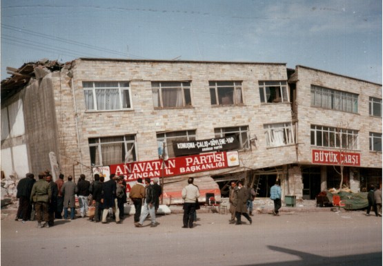 1992 Erzincan Depremi Fotoğrafları