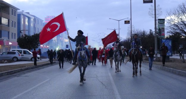 Erzincanlılar kurtuluşu zafer yürüyüşü ile taçlandırdı