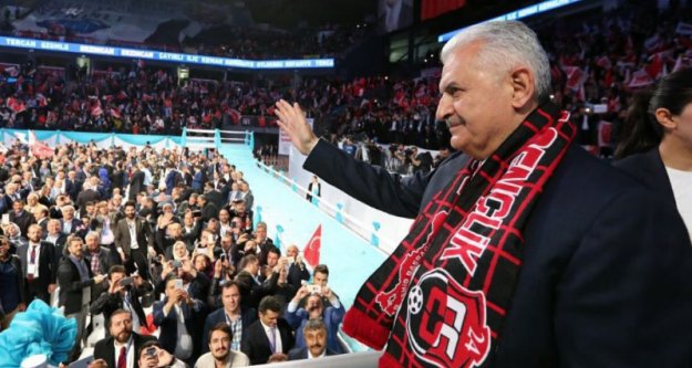 AK Parti Genel Başkanı Başbakan Binali Yıldırım, “Erzincanlılar Buluşması”na katıldı