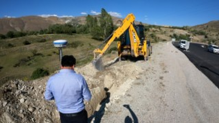 Yalnızbağ ve Esentepe mahalleri içme suyu hatları yenilendi