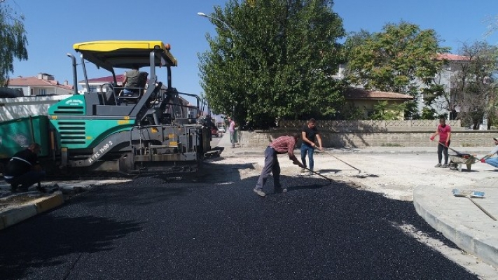 Erzincan Belediyesi yol bakım onarım çalışmalarına devam ediyor
