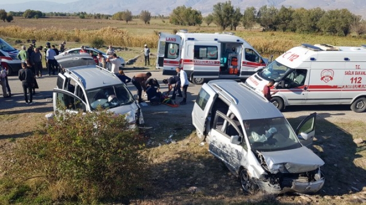 Trafik  Kazasında 8 kişi yaralandı
