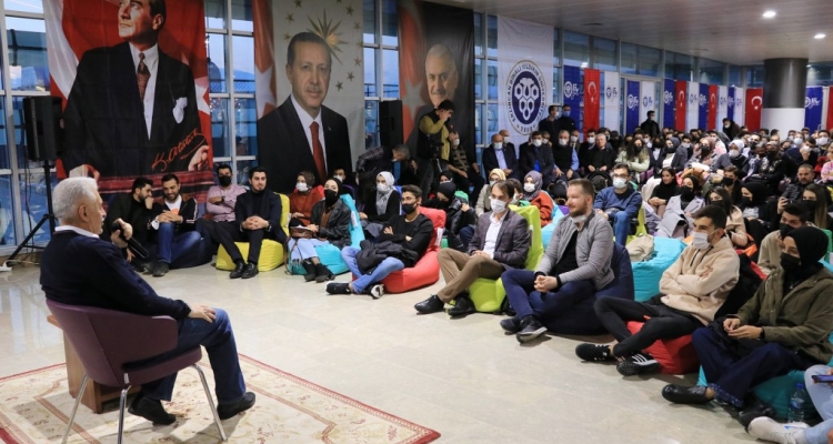 Binali Yıldırım, Erzincan'da gençlerle buluştu