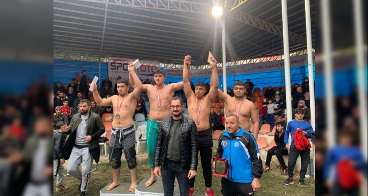 Karakucak güreşlerinde Erzincan rüzgarı