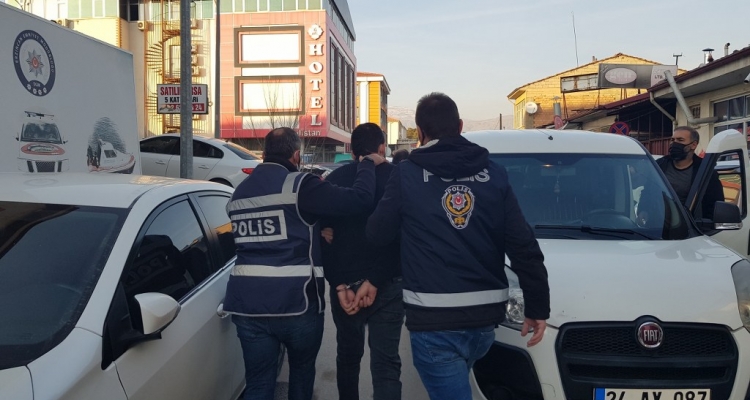 Erzincan'da öğretmen ablasını bıçaklayarak öldüren zanlı tutuklandı
