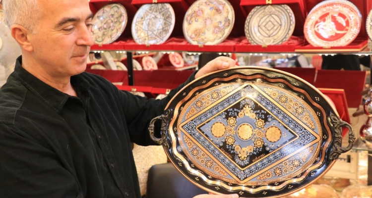 Türk kilim motifleriyle süslenen bakır eşyalara yurt dışından yoğun talep
