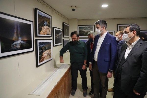 Başkan Gökhan Yüksel ‘Çağrılı Fotoğraf Günleri’ Sergisi’nin Açılışını Gerçekleştirdi