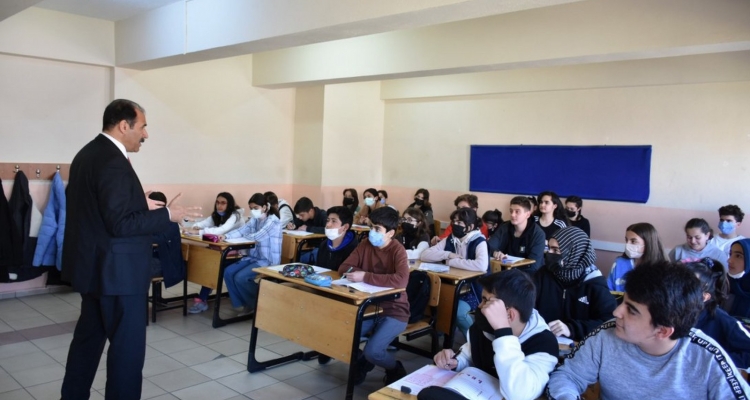 Ara Tatilde Deneme Sınavı ve Etüt Yapan Okulları Ziyaret