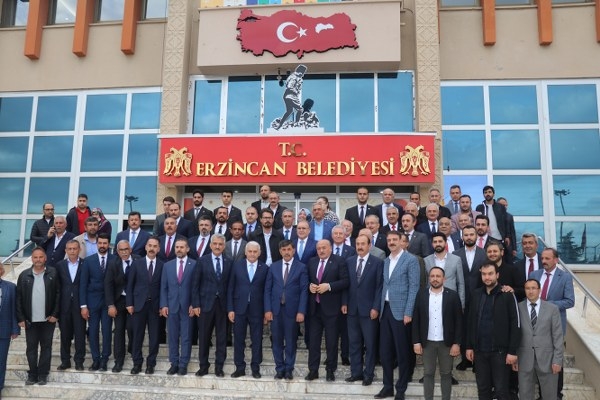 AK Parti Genel Başkanvekili Yıldırım, Erzincan'da bayramlaşma töreninde konuştu