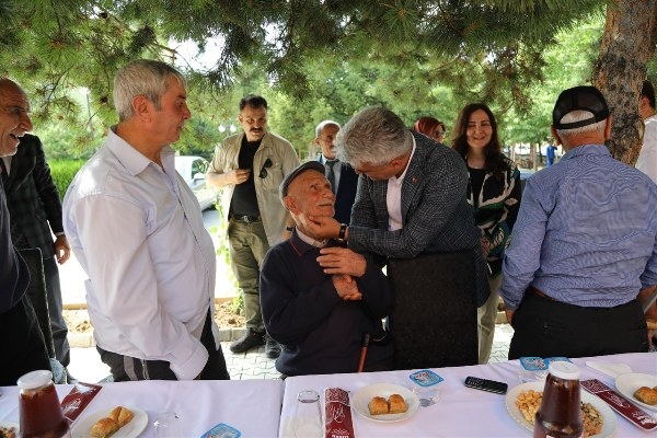 Vali Mehmet Makas’tan Bayram Ziyaretleri
