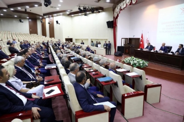 81 devlet üniversitesi rektörü, YÖK Başkanı Özvar başkanlığında toplandı