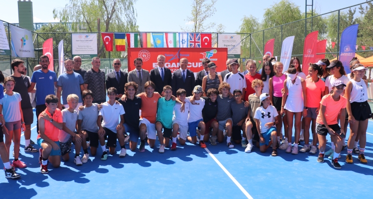 Uluslararası Erzincan Ergan Cup Tenis Turnuvası başladı