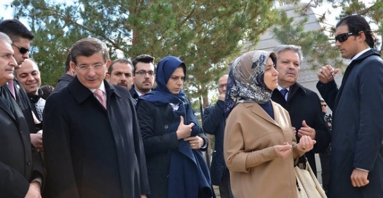 Başbakan’dan Terzibaba Türbe’sine ziyaret