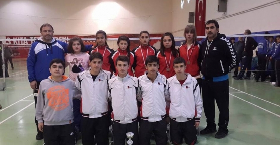 Erzincan Spor Lisesi Badmintonda Türkiye Üçüncüsü