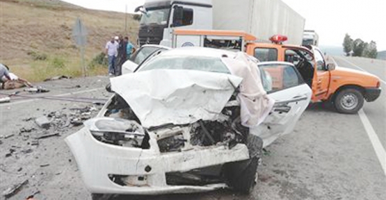 Erzincan'da İki Ayrı Trafik Kazası, 7 Kişi Yaralı
